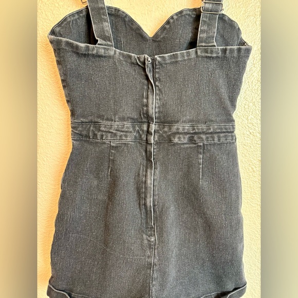 Collectif London Black Denim Overall Shorts, Sweetheart Neckline Pinup Playsuit - Picture 4 of 7